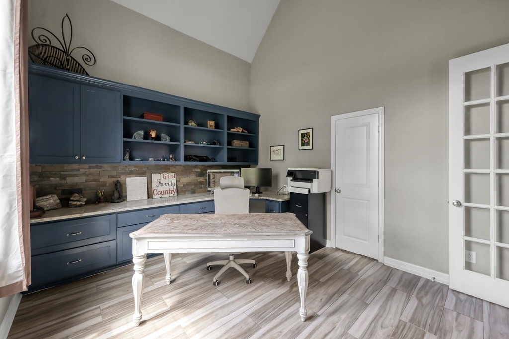 409 Ridgelake Scenic Drive - Photo 9