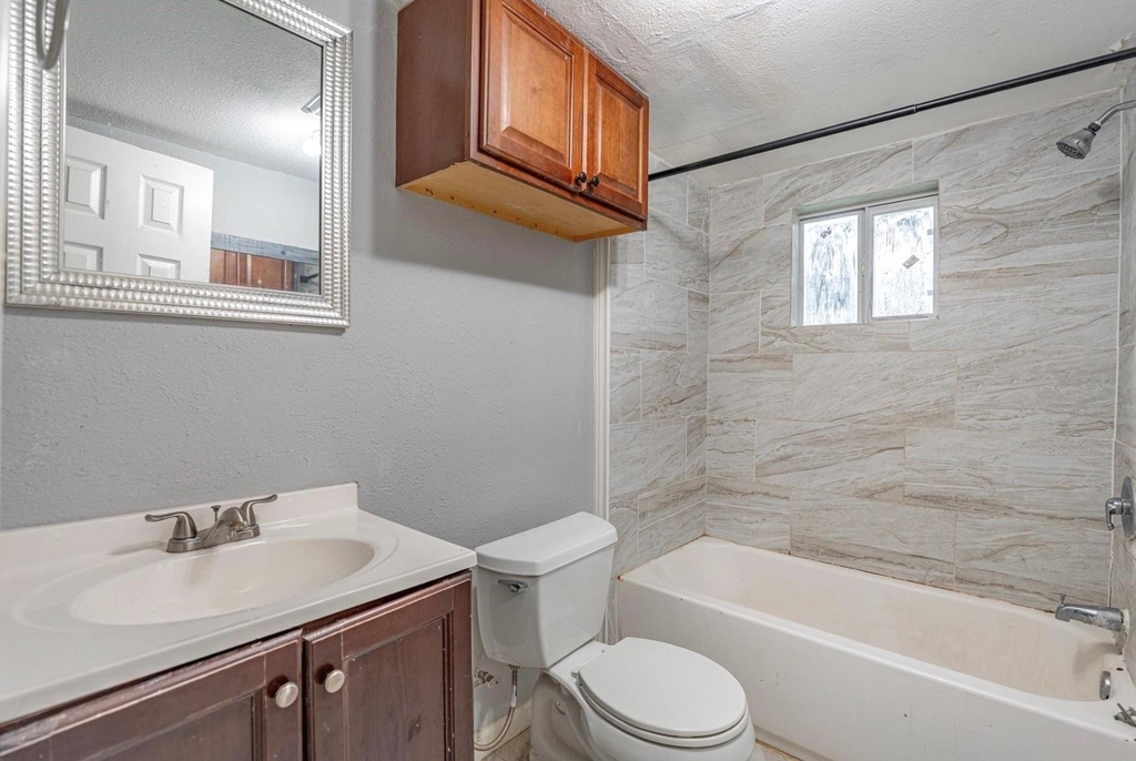 4206 Walker Street - Photo 6