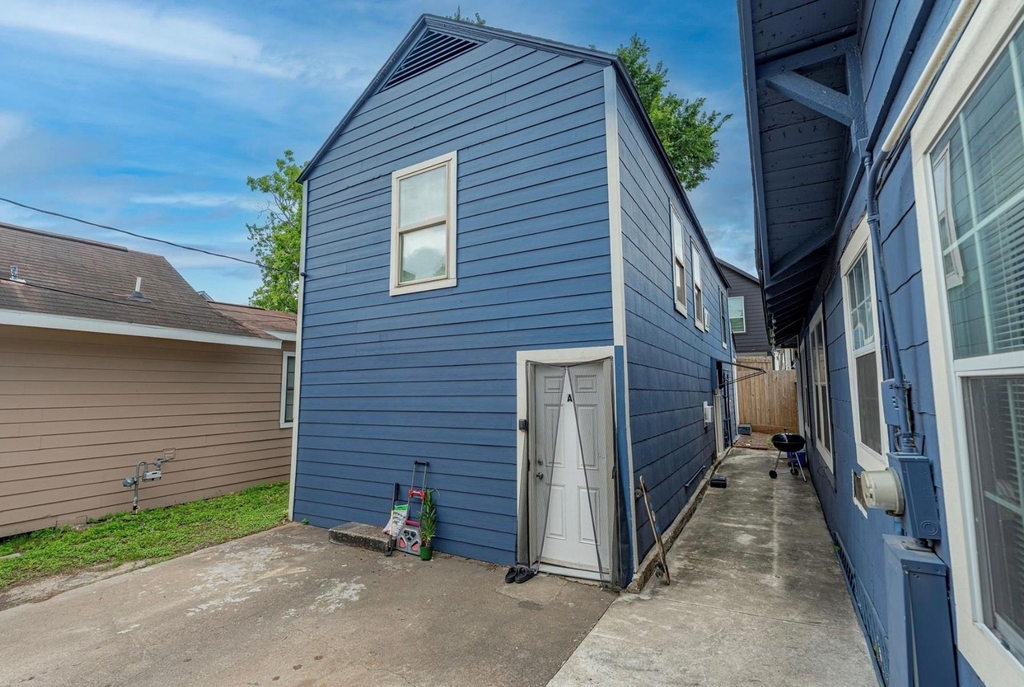 4206 Walker Street - Photo 5