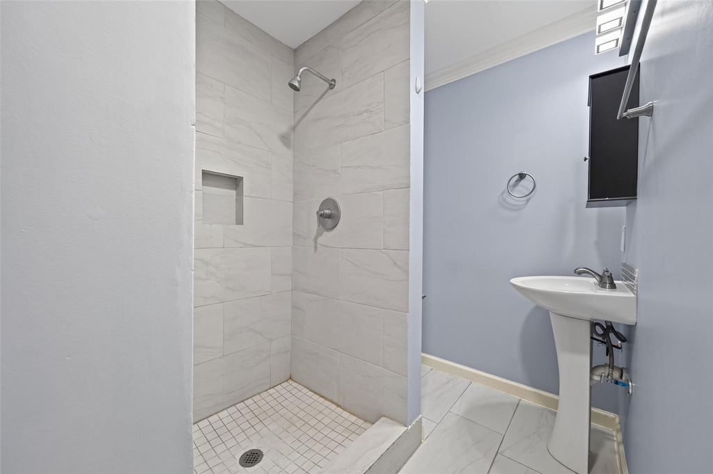 4715 Chapman Street - Photo 24