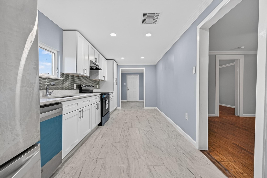 4715 Chapman Street - Photo 9