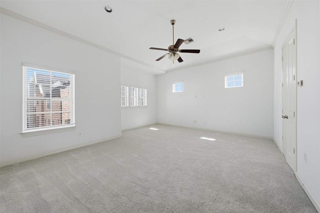 2027 Fannin Station - Photo 18