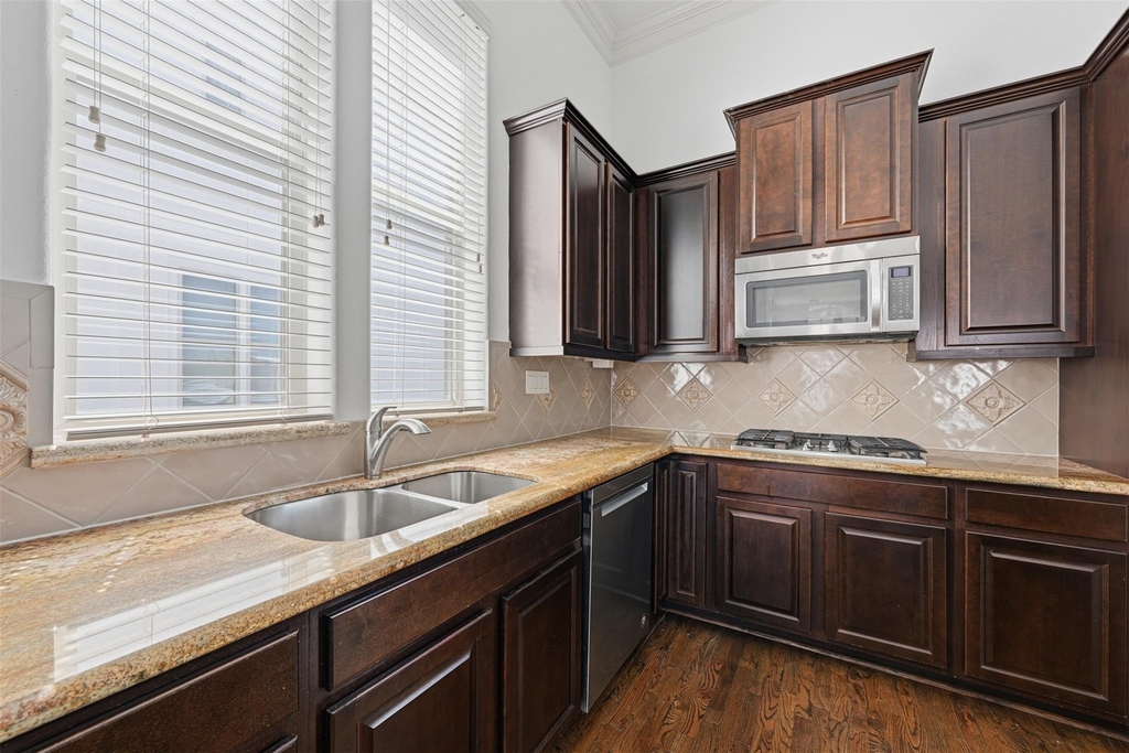 2027 Fannin Station - Photo 12