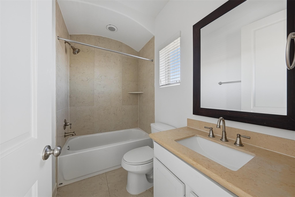 2027 Fannin Station - Photo 28