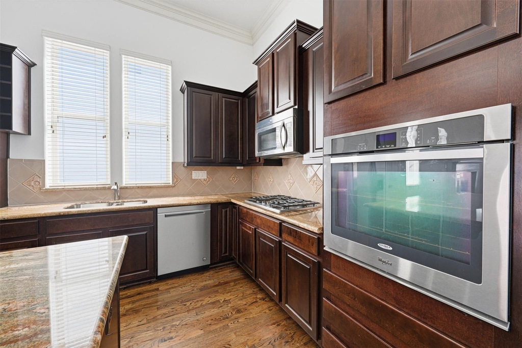 2027 Fannin Station - Photo 13