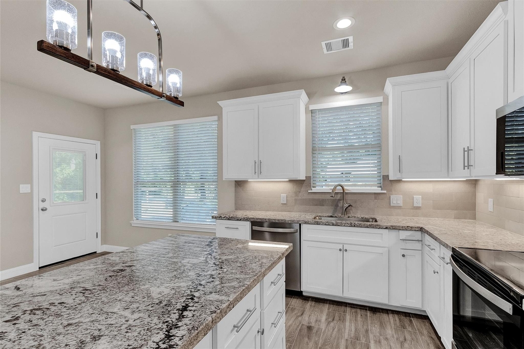 11101 Park Dr - Photo 17