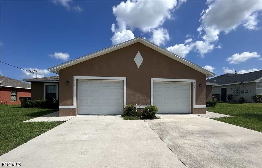 717 Se 7th Street - Photo 0