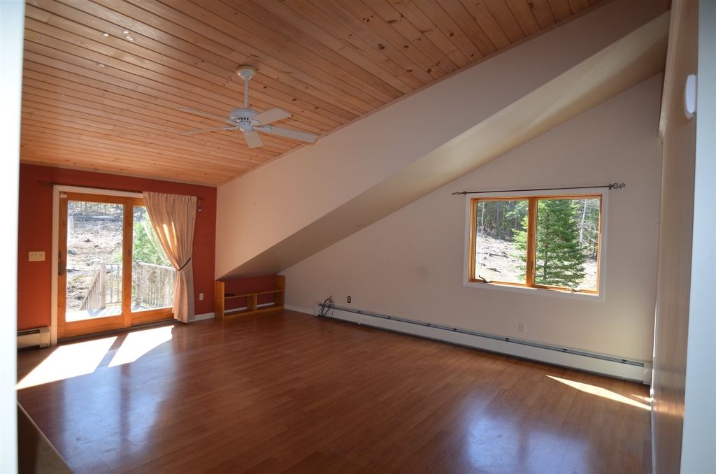 83 Bowles - Photo 2