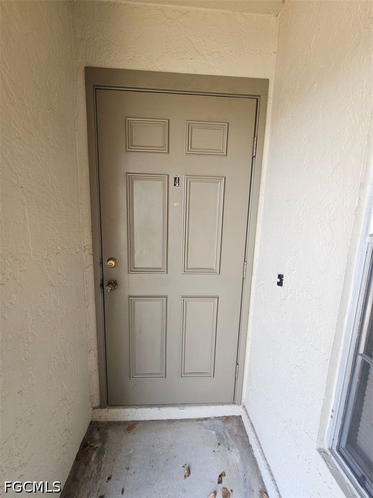 120 Sw Trafalgar Parkway - Photo 1