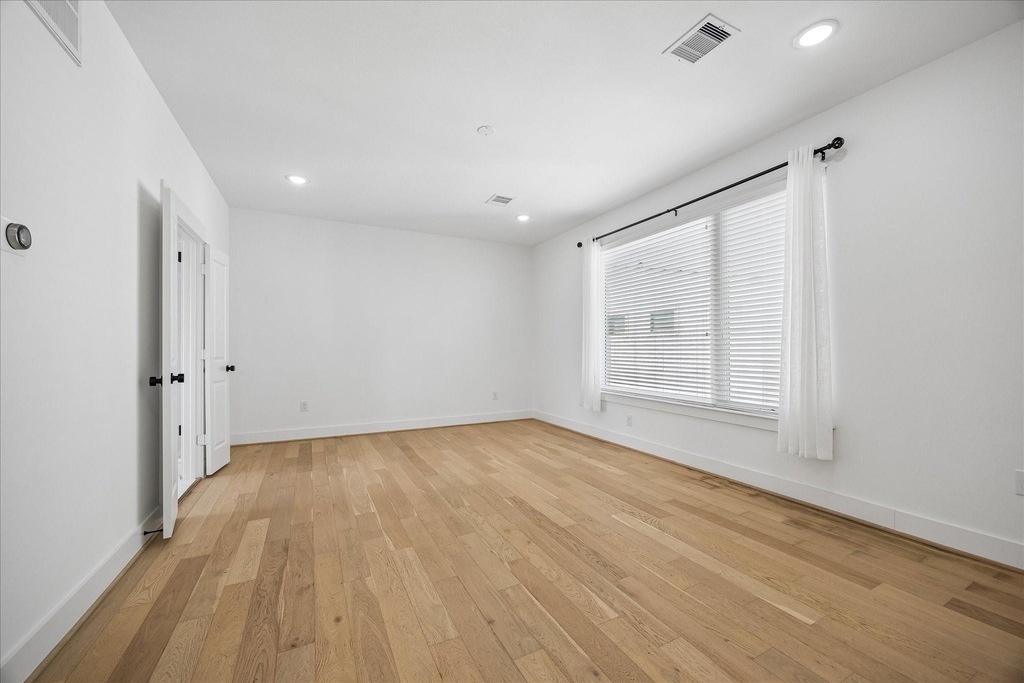 208 N York Street - Photo 17