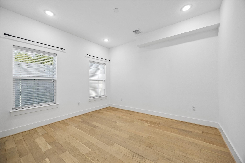 208 N York Street - Photo 20