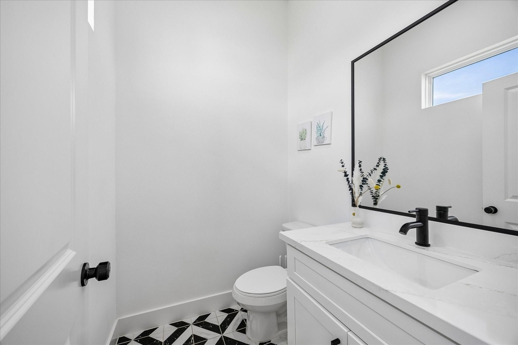 208 N York Street - Photo 22