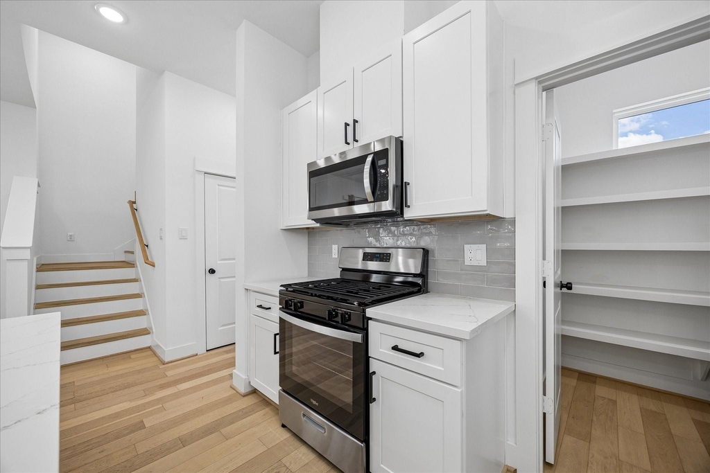 208 N York Street - Photo 14