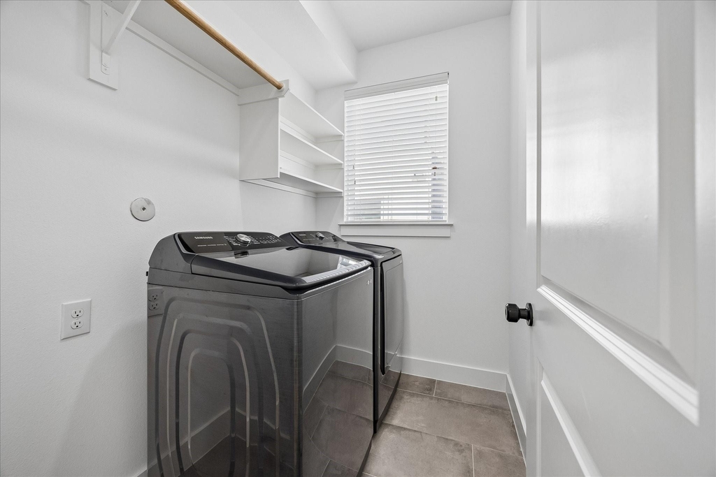 208 N York Street - Photo 26