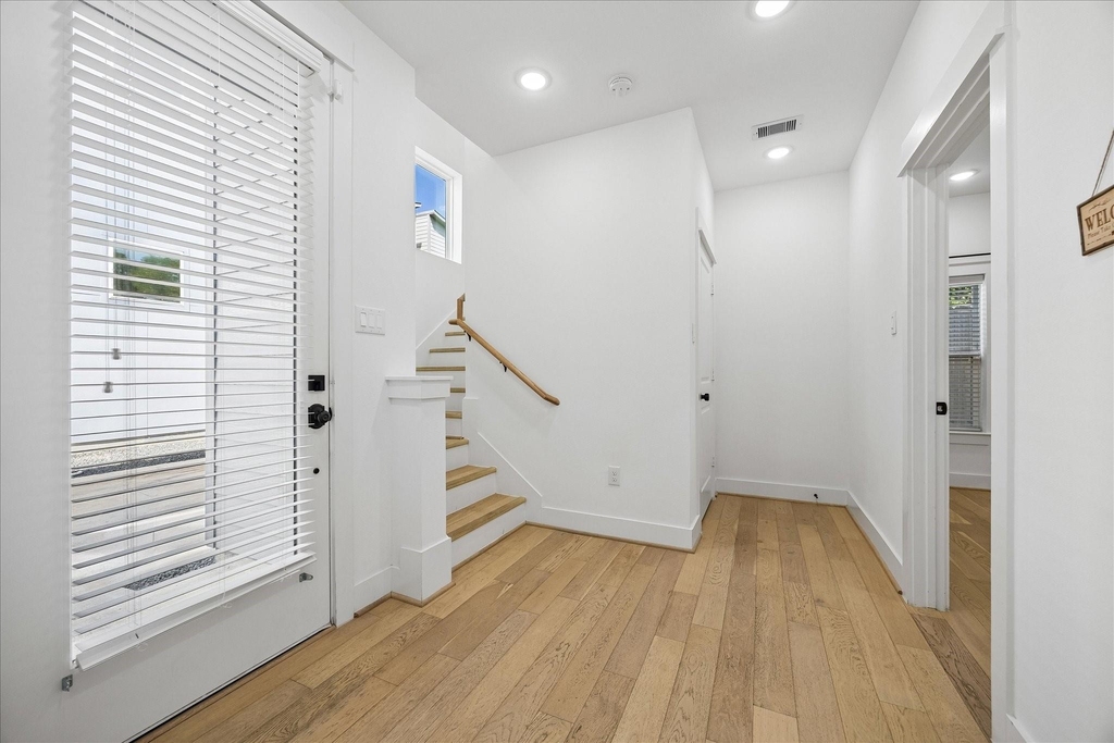 208 N York Street - Photo 7