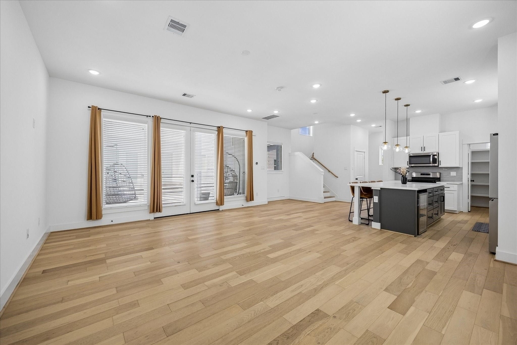 208 N York Street - Photo 8
