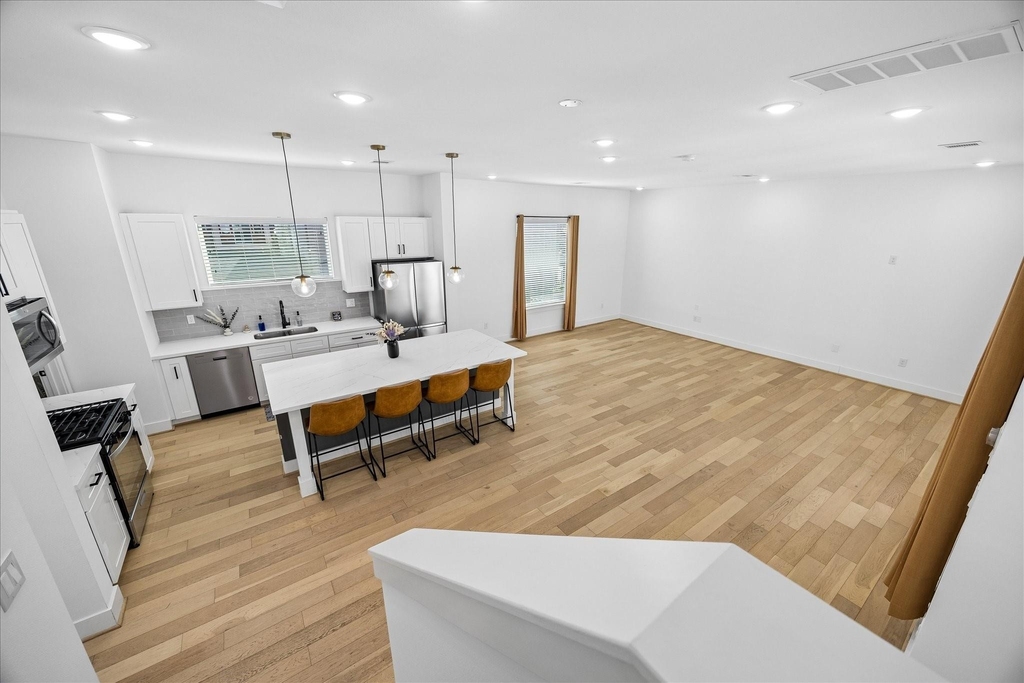 208 N York Street - Photo 10