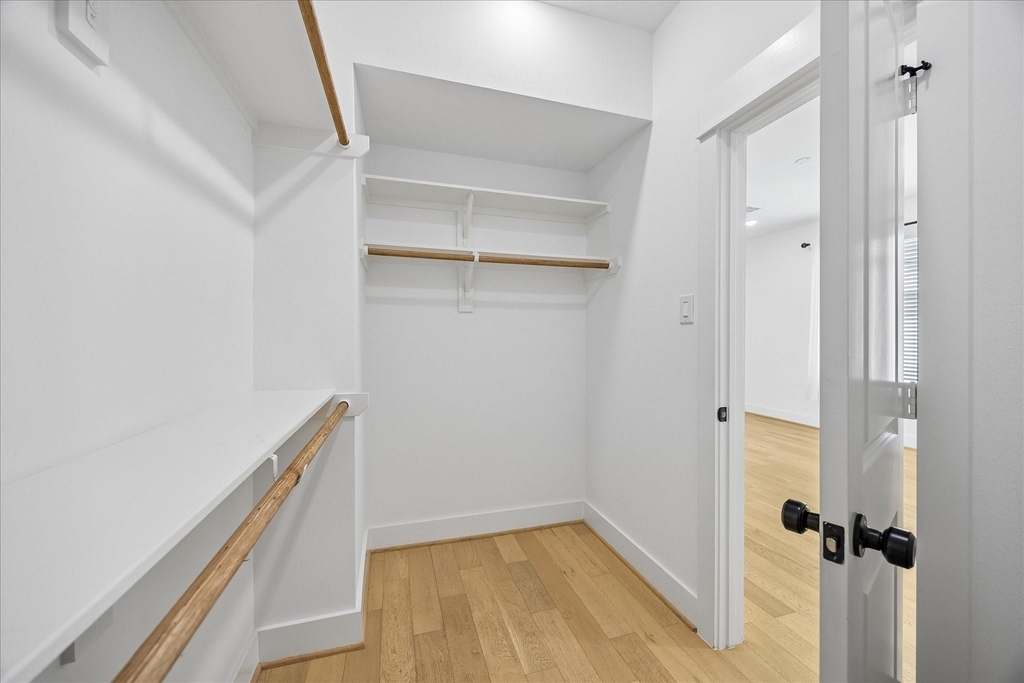 208 N York Street - Photo 18