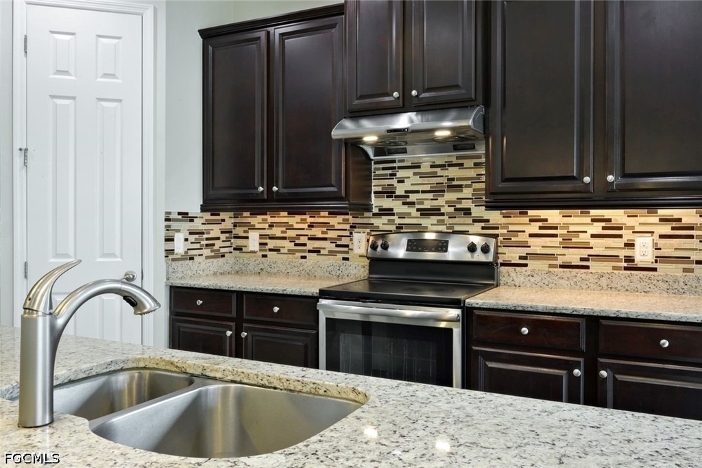 8649 Banyan Bay Boulevard - Photo 10