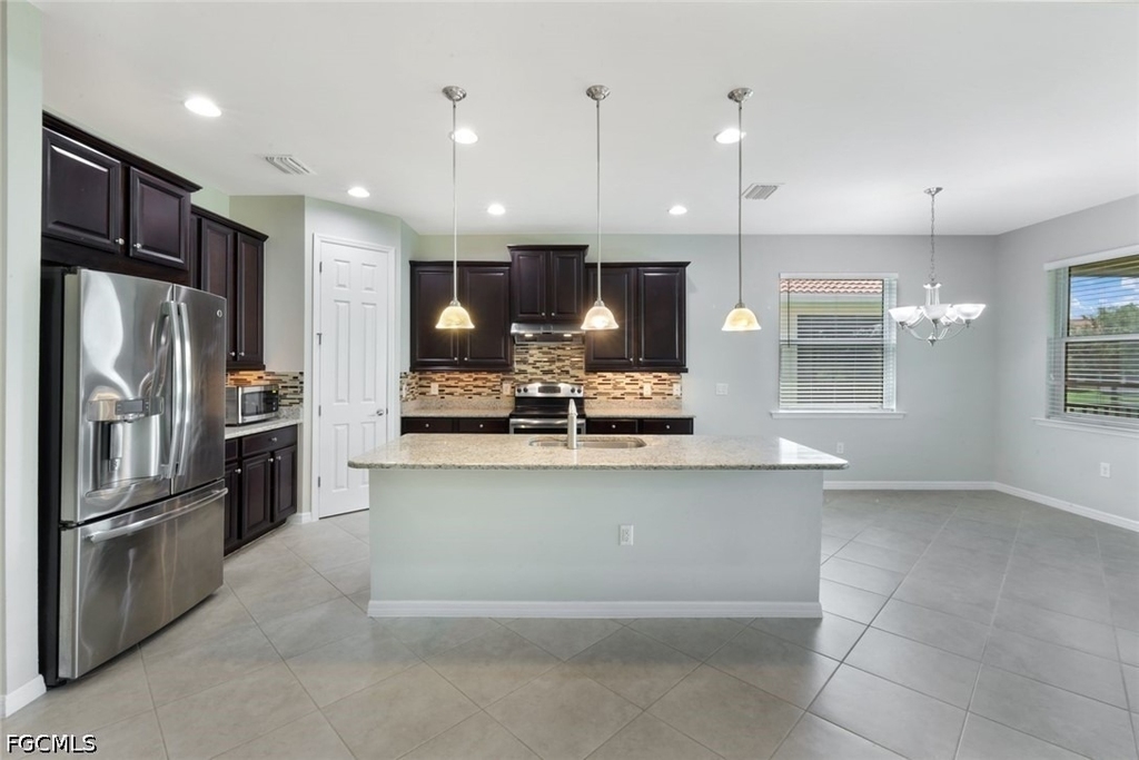 8649 Banyan Bay Boulevard - Photo 12