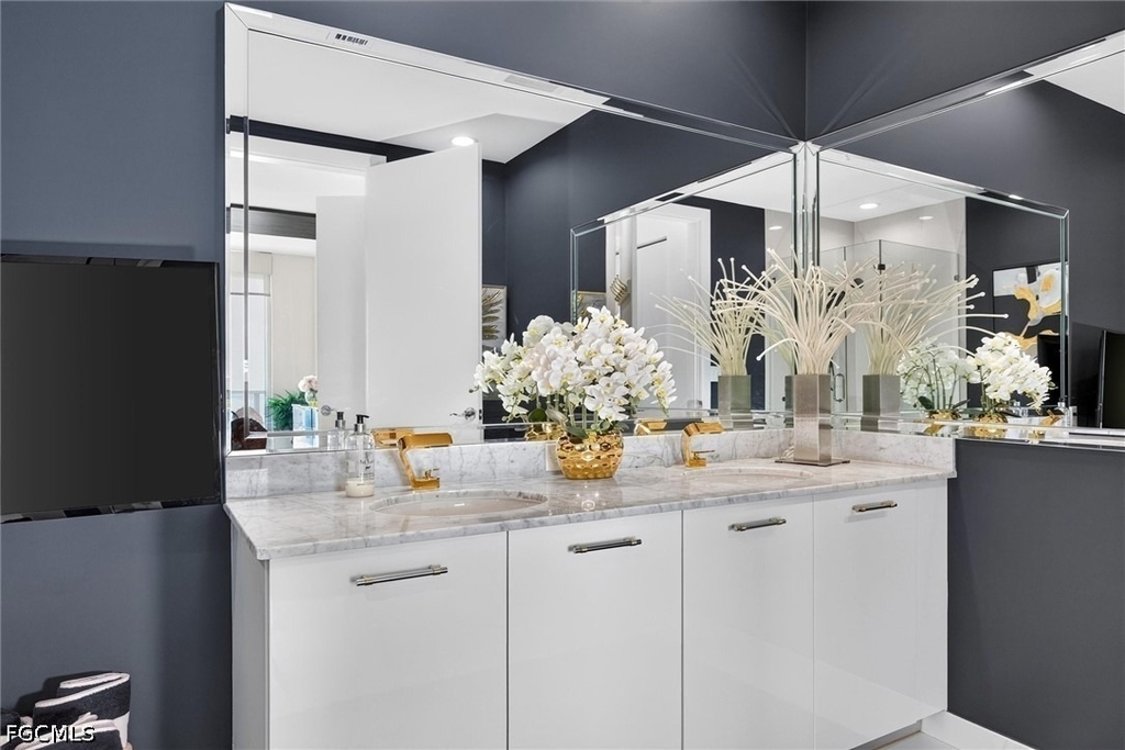 3000 Oasis Grand Boulevard - Photo 23