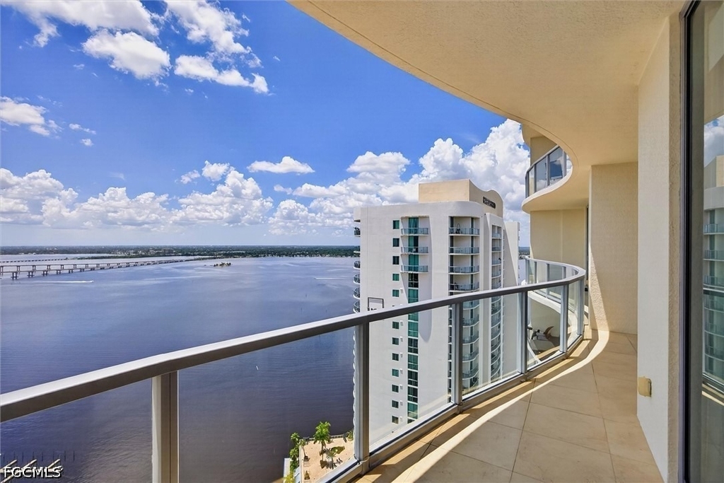 3000 Oasis Grand Boulevard - Photo 12