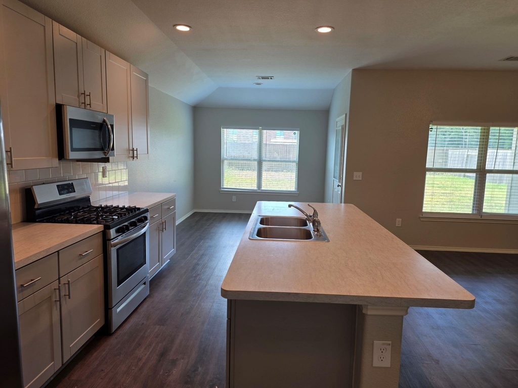 20714 Southern Woods Drive - Photo 12