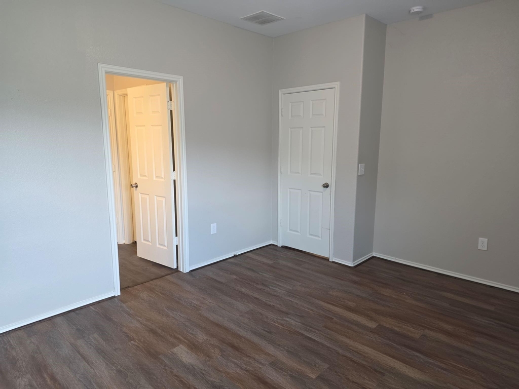 20714 Southern Woods Drive - Photo 15
