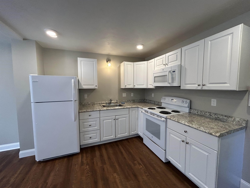 76 Main - Photo 2
