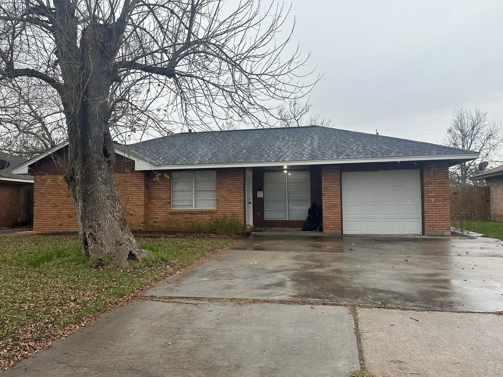 208 Walnut Street - Photo 0