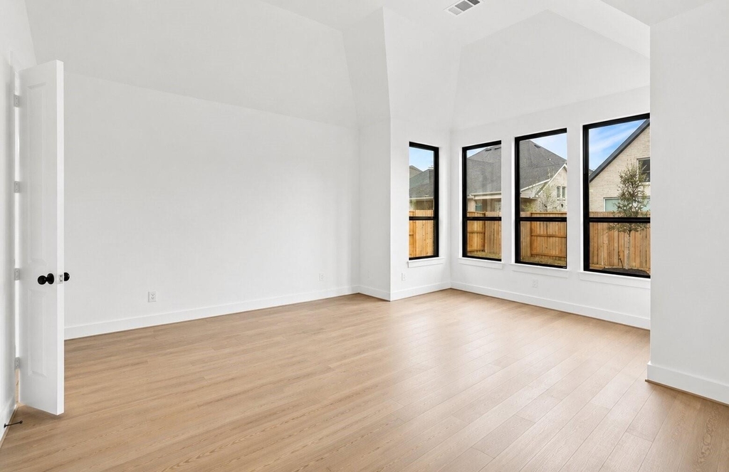 2302 Bluewood Drive - Photo 3