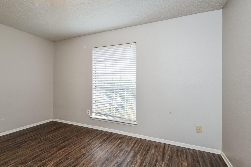 2718 N Brompton Drive - Photo 8
