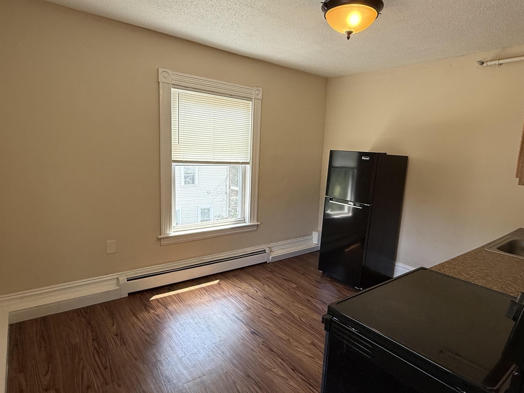 70 West Broadway - Photo 2