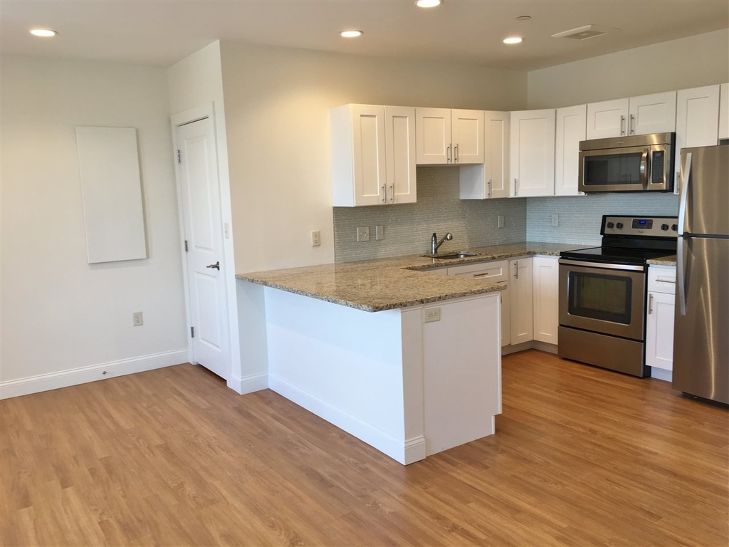 875 Elm - Photo 7