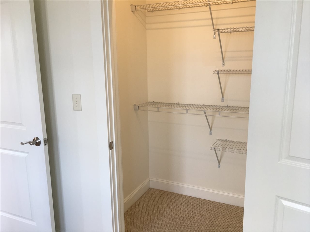 875 Elm - Photo 32