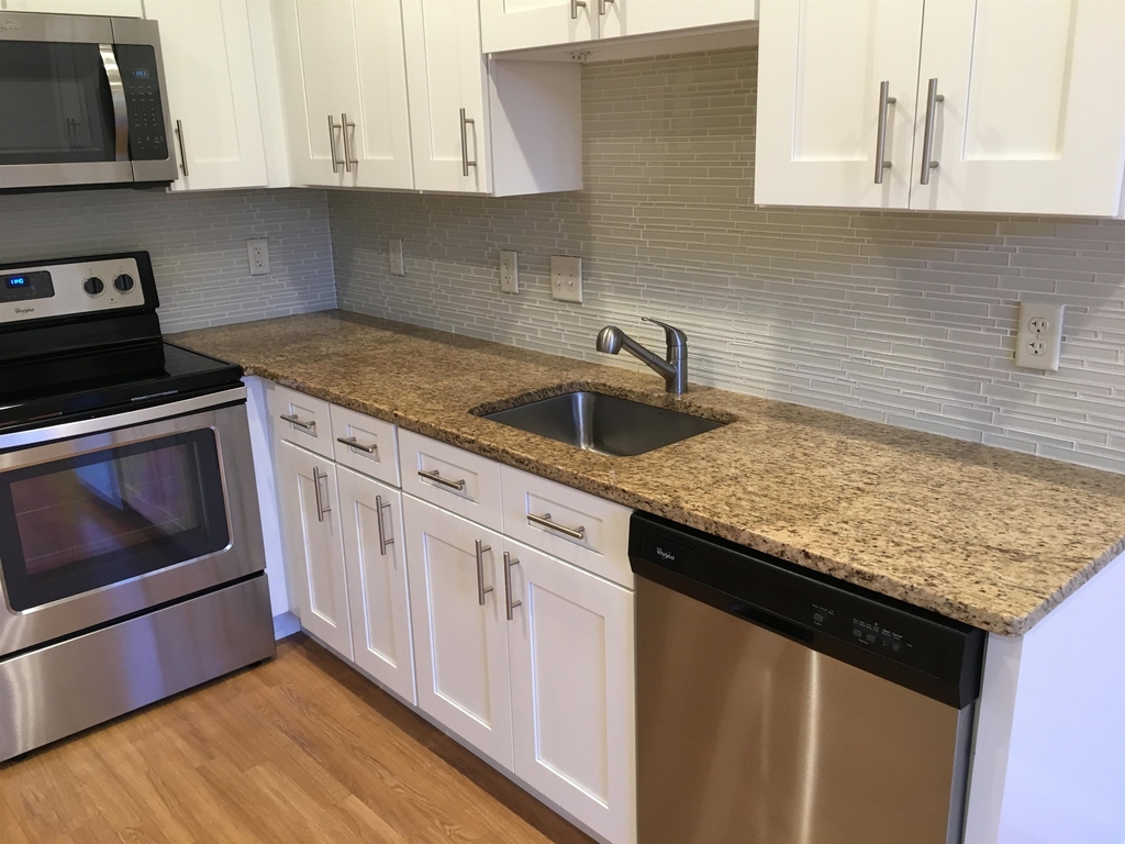 875 Elm - Photo 5