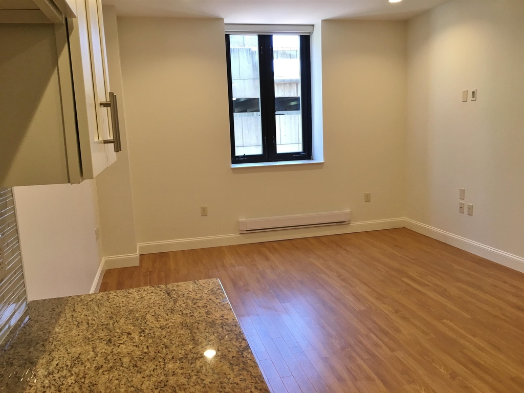 875 Elm - Photo 6
