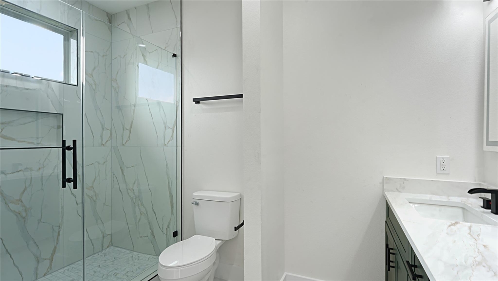 1313 Knight St - Photo 5