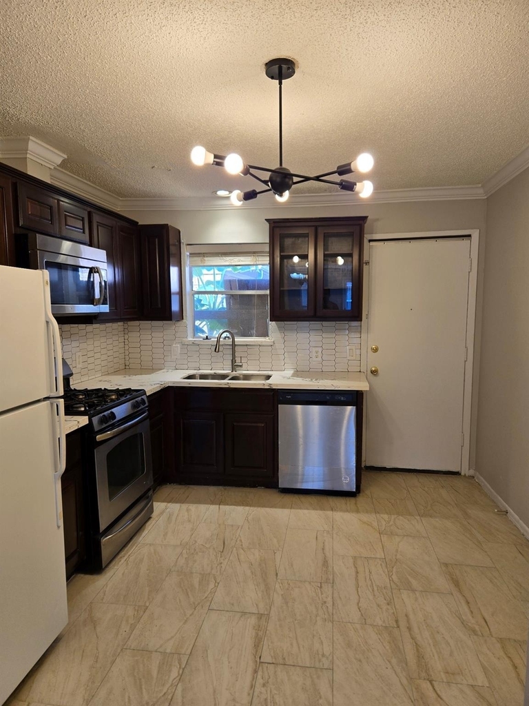 81 Tri Oaks Lane - Photo 2