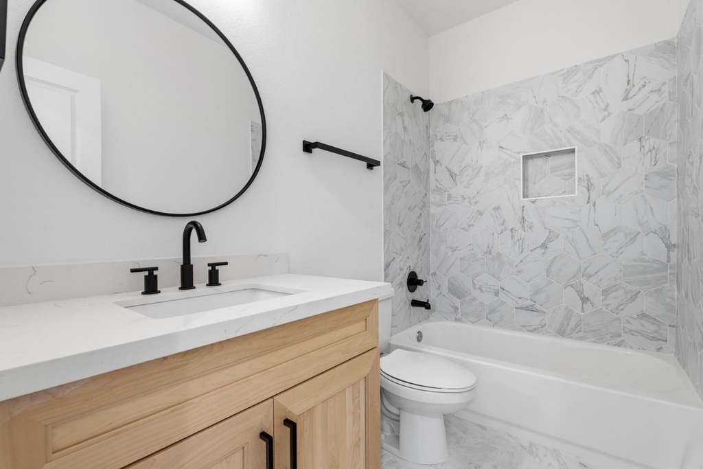 8805 Parkway Drive - Photo 20