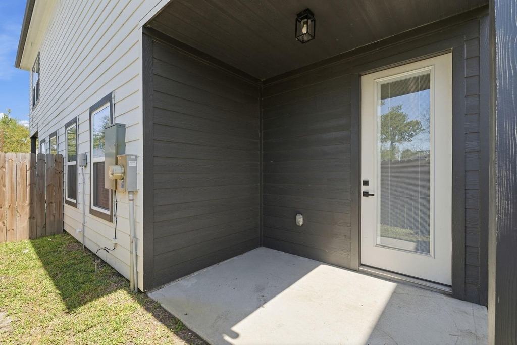 8805 Parkway Drive - Photo 23
