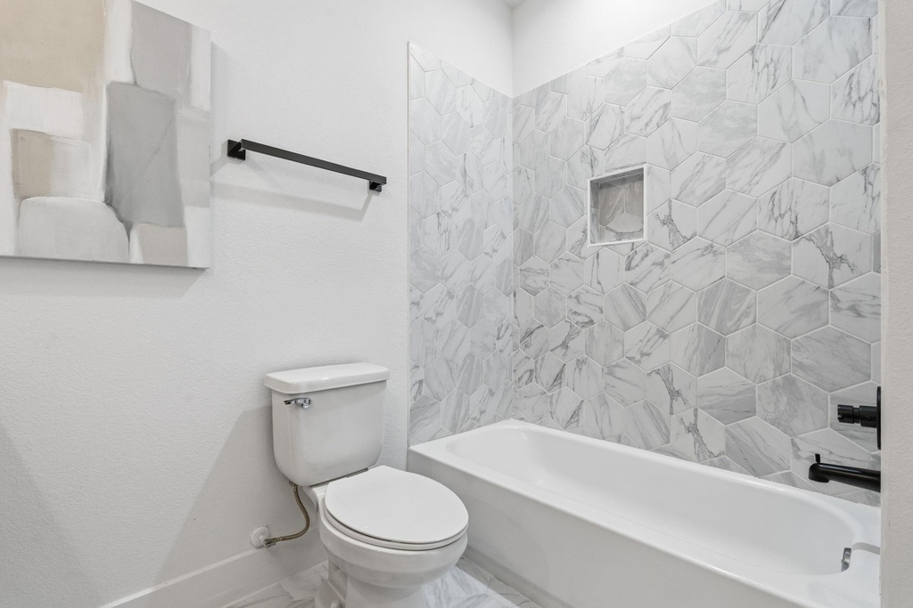8805 Parkway Drive - Photo 17