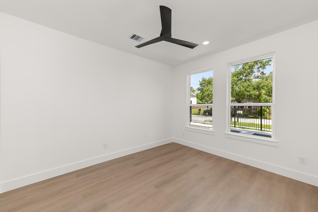 7210 Weyburn Street - Photo 12