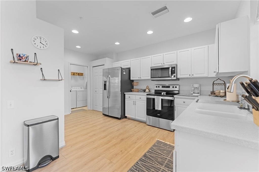 8217 Parkstone Place - Photo 18