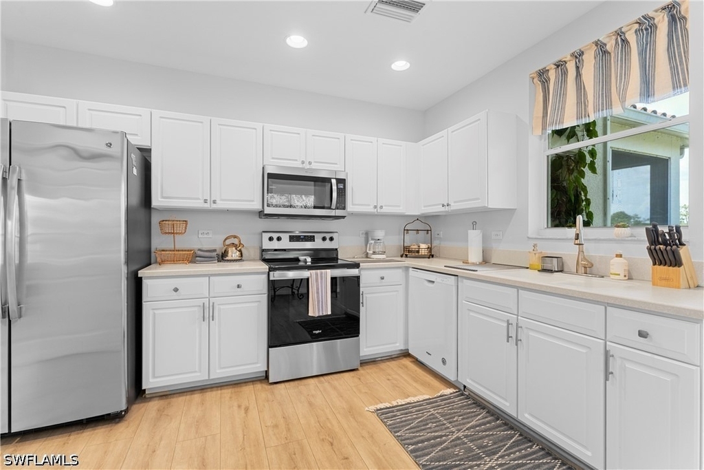 8217 Parkstone Place - Photo 17