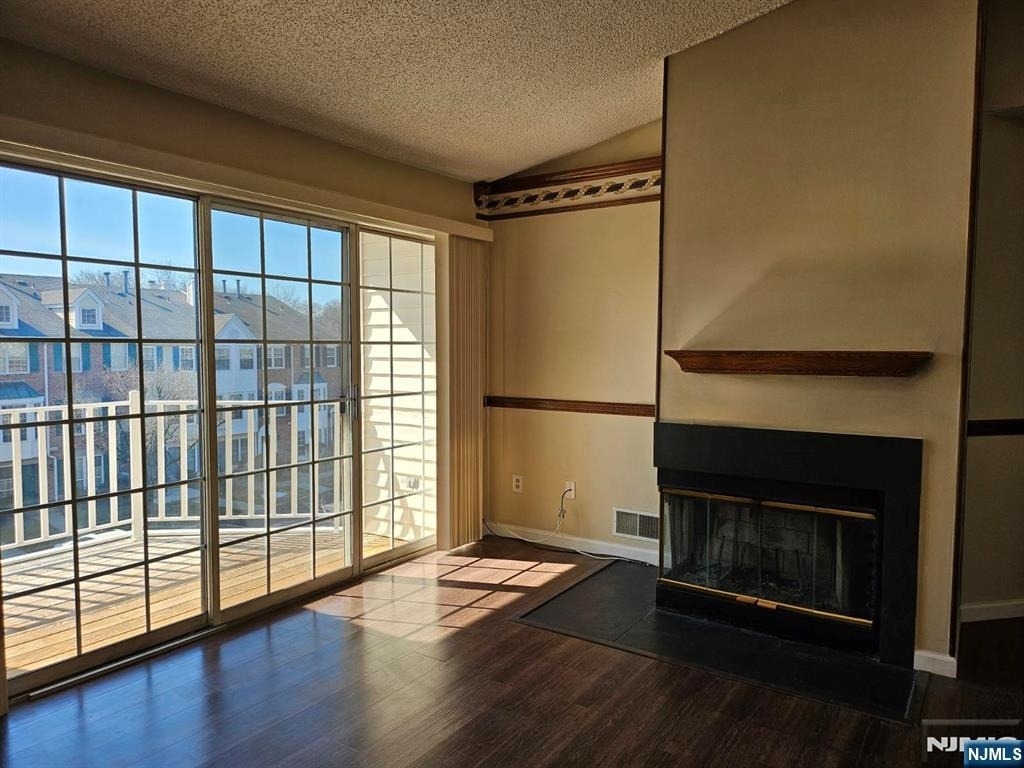 877 Juniper - Photo 4