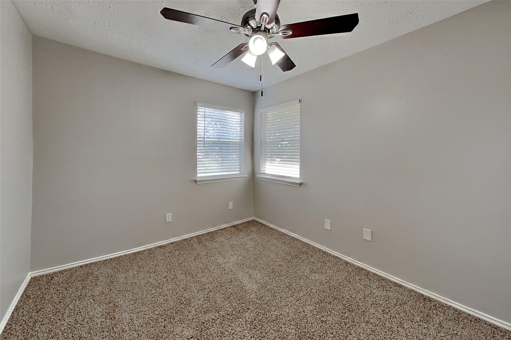 11831 Oakner Drive - Photo 12