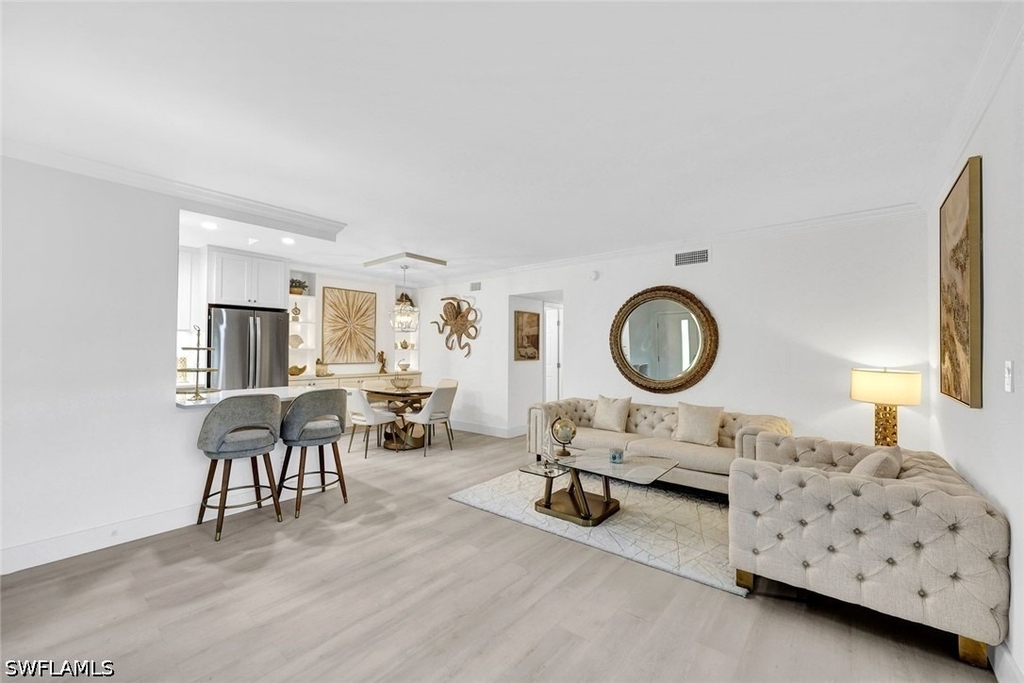 1100 Gulf Shore Boulevard N - Photo 3