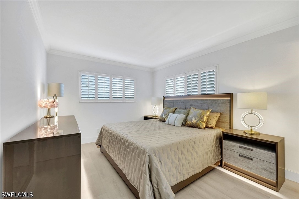1100 Gulf Shore Boulevard N - Photo 11