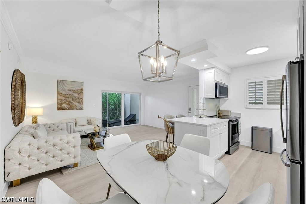 1100 Gulf Shore Boulevard N - Photo 10